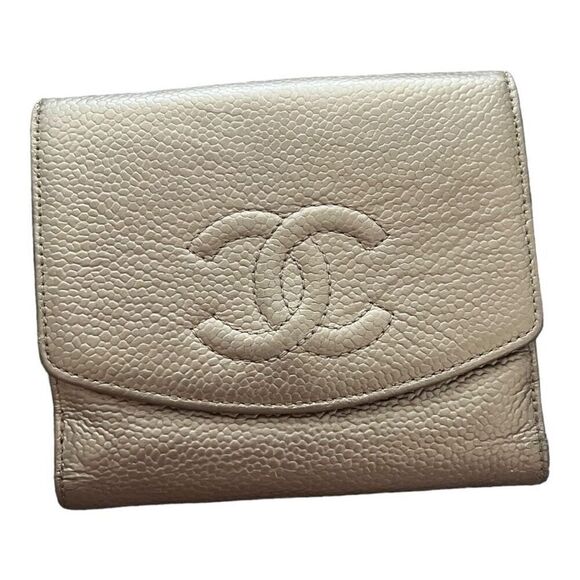 CHANEL Gold Caviar Small Wallet GUC Authentic and Gorgeous - Picture 1 of 9
